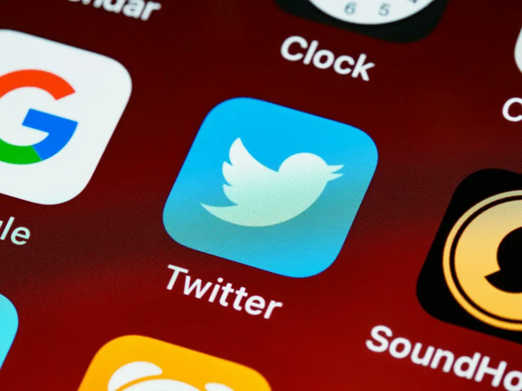 how to unprivate your twitter account